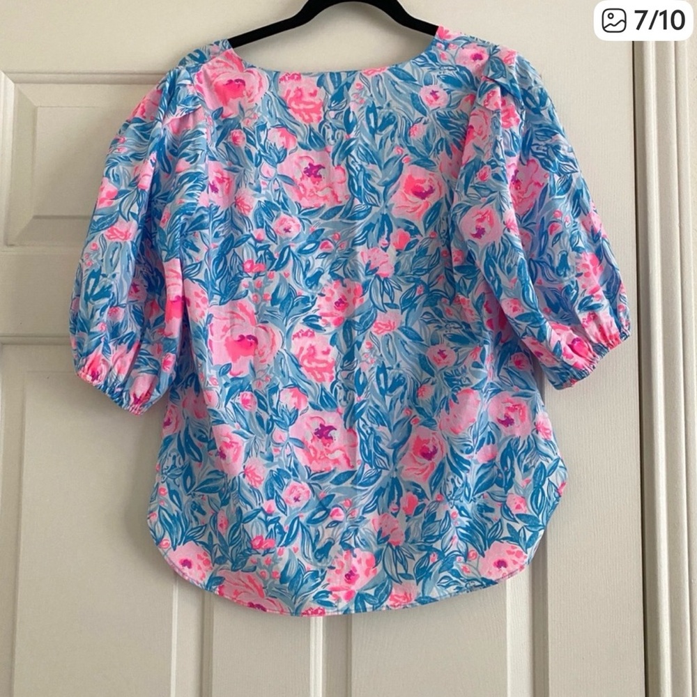 NWOT Lilly Pulitzer Ivee Floral 3/4 Puff Sleeve VNeck Top My Little Peony Medium - Picture 4 of 4